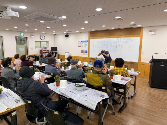 [지역협동팀] 사회봉사단체 착한사람들과 함께하는 2026희망꽃심기 프로그램 진행